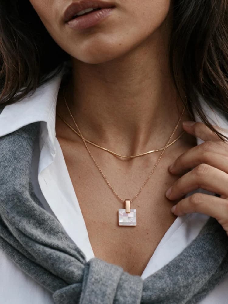 /products/mother-of-pearl-mosaic-pendant-necklace